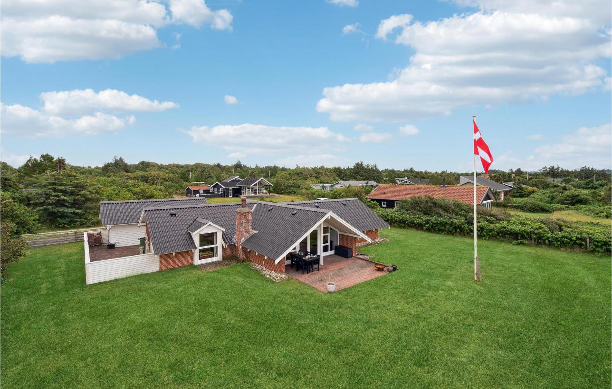 3 Bedroom Cozy Home In Logstor Logsted Exterior photo