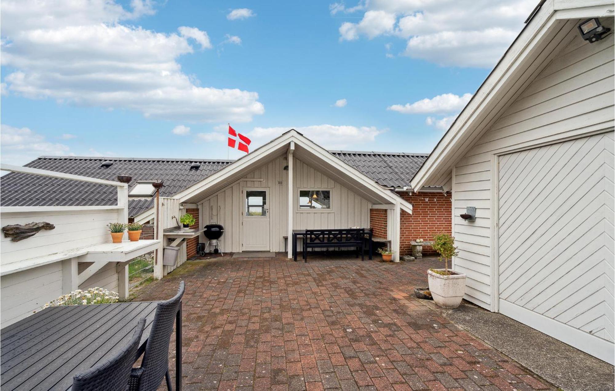3 Bedroom Cozy Home In Logstor Logsted Exterior photo